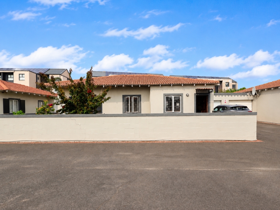 3 Bedroom Property for Sale in Parklands Western Cape
